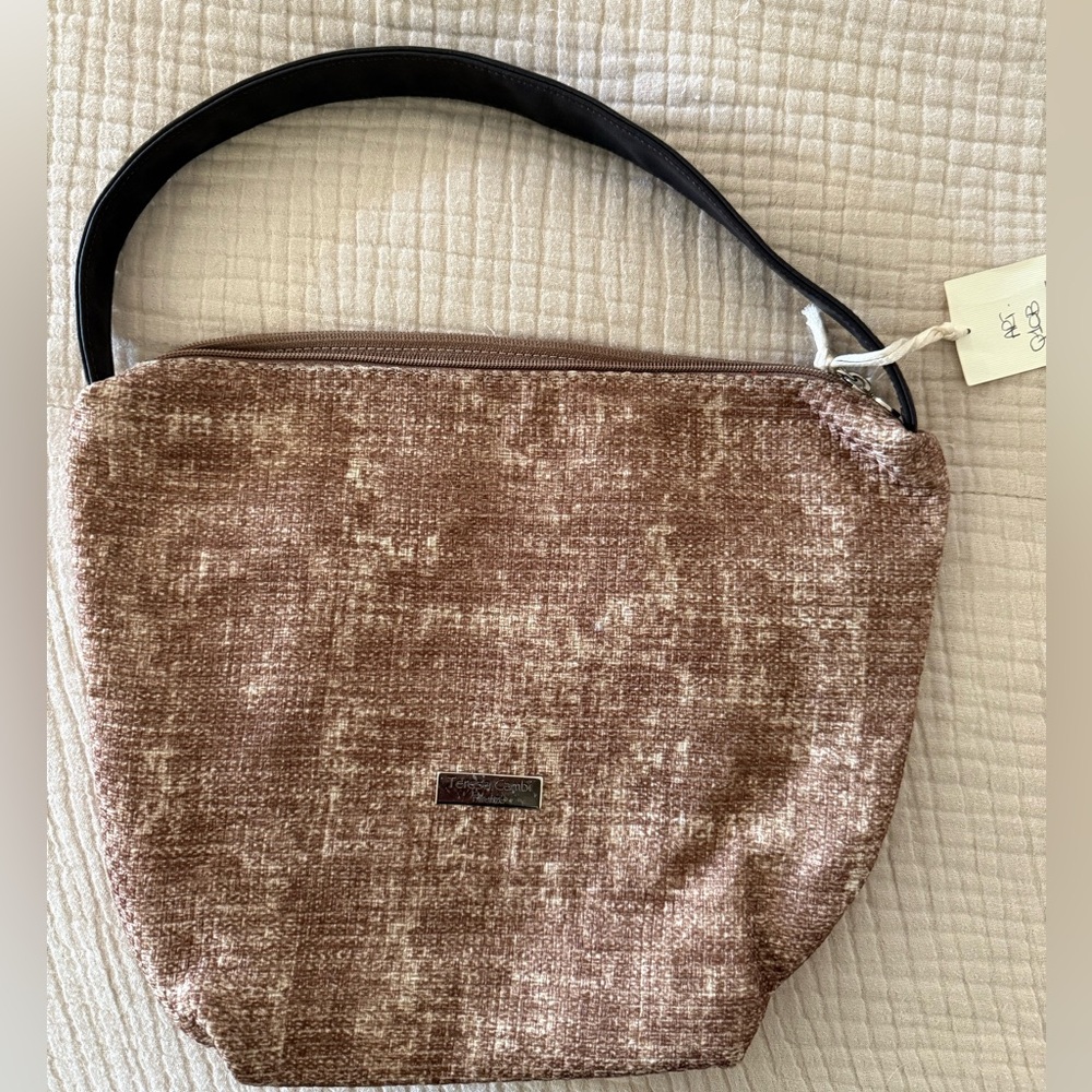 Italian Made Textured Handbag - Picture 2 of 4
